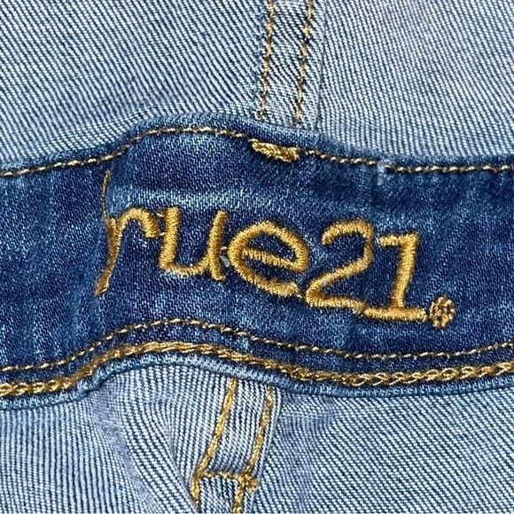Rue 21 Woman Short Size 12 - Picture 6 of 7